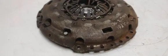 Volkswagen PASSAT B6 Pressure plate 03g141025F