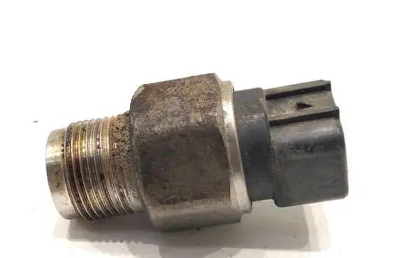 Toyota Avensis T250 Fuel pressure sensor 98458-60010