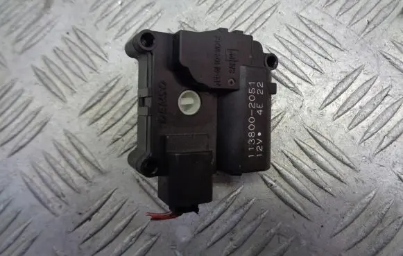 Toyota Avensis T250 A/C air flow flap actuator/motor 113800-2051