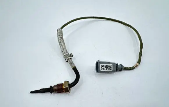 Volkswagen Golf VIII Exhaust gas temperature sensor 05L906088CA