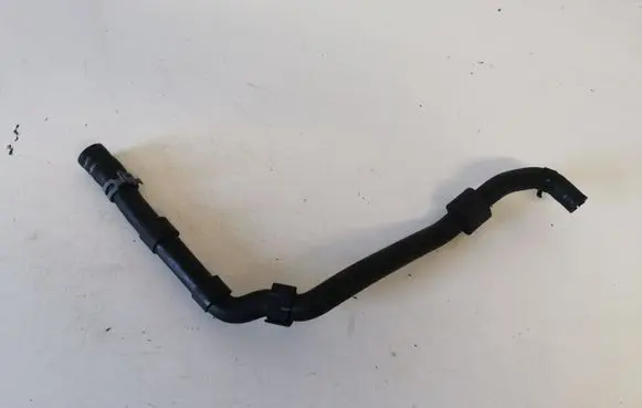 Volkswagen PASSAT B8 Engine coolant pipe/hose