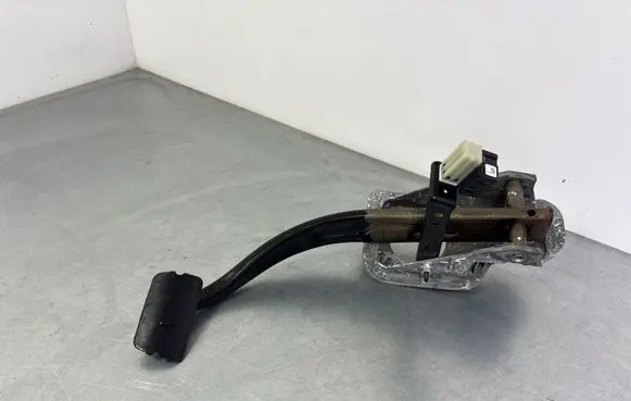 Jeep Grand Cherokee Brake pedal 27353E