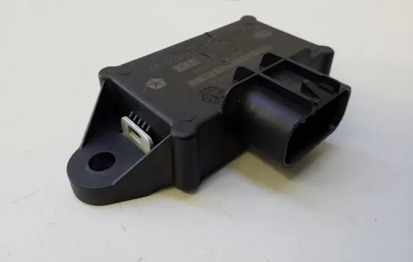 Chrysler Pacifica Fuel injection pump control unit/module 68193711AC
