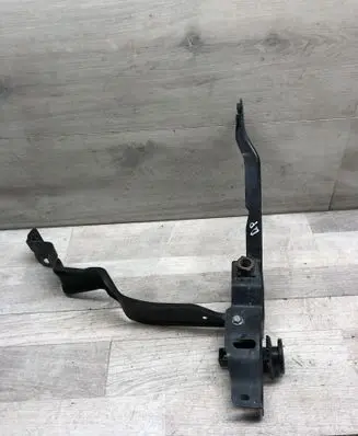 Mercedes-Benz C W204 Headlight/headlamp mounting bracket 204620594