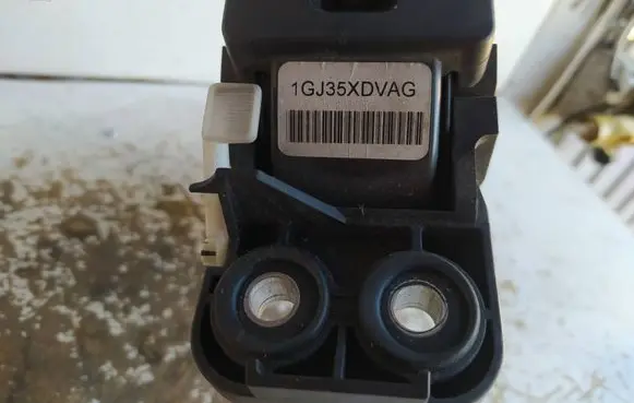Chrysler Voyager Gear shifter/selector 1GJ35XDVAG