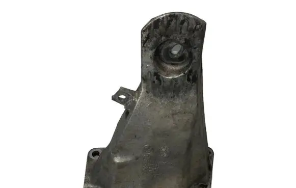 BMW 5 E60 E61 Engine mounting bracket 6761150 22116761150