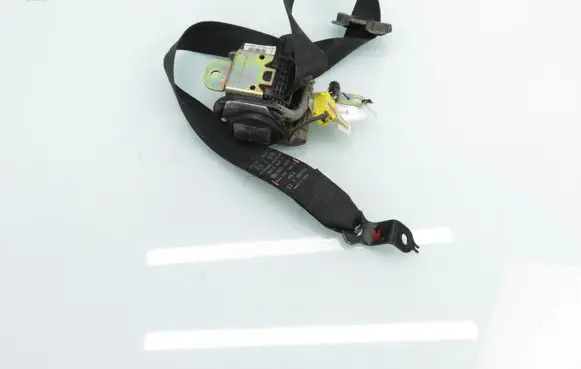 Volkswagen Polo IV 9N3 Front seatbelt 6Q4857705E