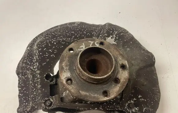 BMW 5 E60 E61 Front wheel hub 6760954
