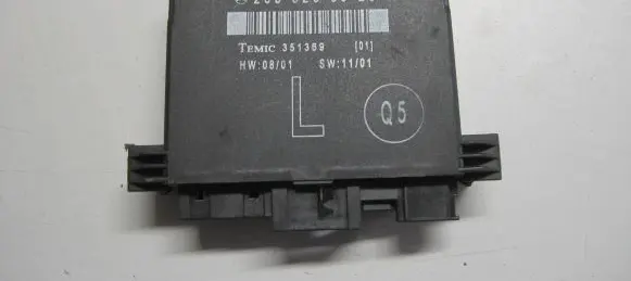 Mercedes-Benz C W203 Door control unit/module 2038206526
