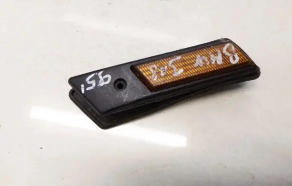 BMW 3 E36 Front fender indicator light 13780139