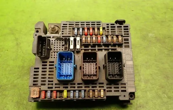 Peugeot 508 BSM Control unit 9674922080