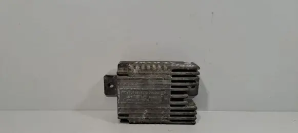Mercedes-Benz E W210 Coolant fan relay 0275458032