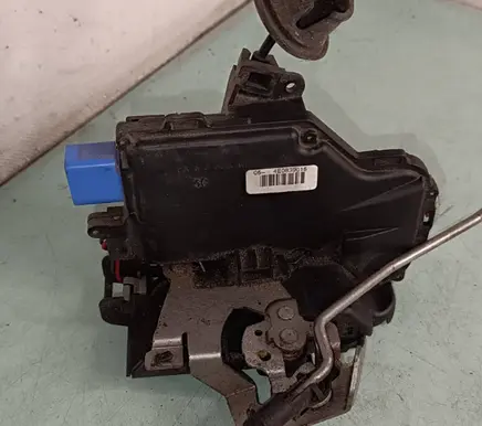 Audi A8 S8 D3 4E Rear door lock 4E0839015