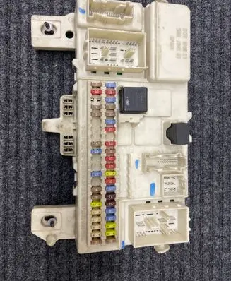 Volvo V50 Fuse box set 8690722 00253244 519096309