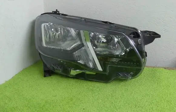 Peugeot Rifter Headlight/headlamp 9816826880