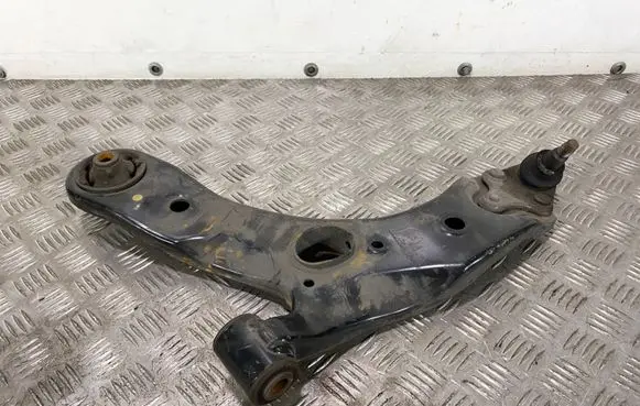 Toyota Verso Front lower control arm/wishbone