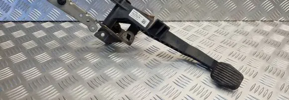 Ford Focus Clutch pedal 4M517B633XB