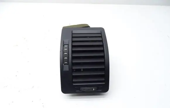 Skoda Octavia Mk2 (1Z) Dashboard side air vent grill/cover trim 1Z0819702A
