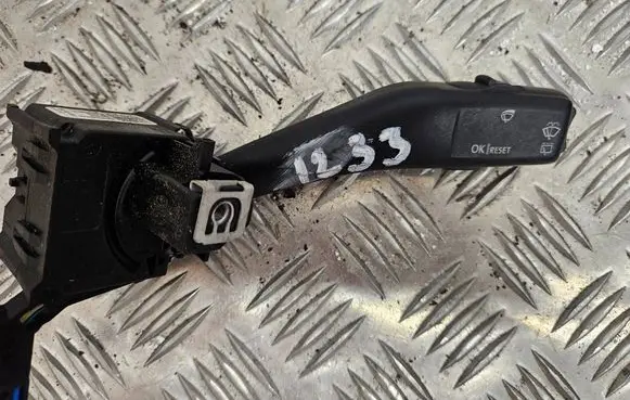 Volkswagen Touran I Wiper control stalk ANP80H024A 9KB0529