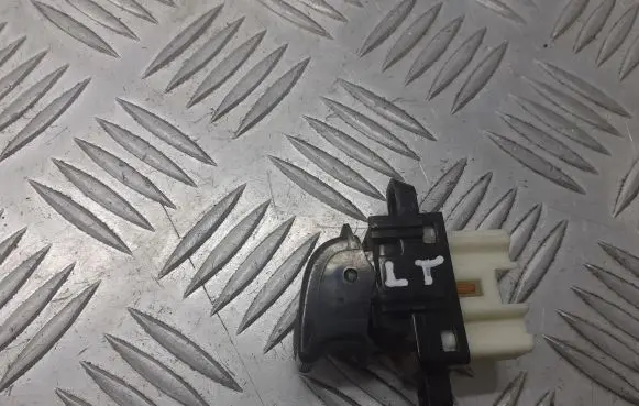 Mazda 6 Electric window control switch