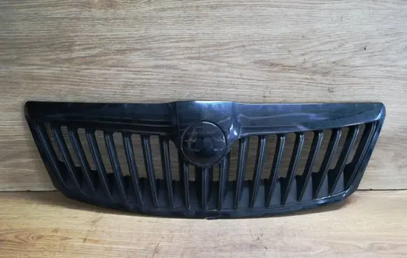 Skoda Octavia Mk2 (1Z) Front bumper upper radiator grill 1Z0853651C