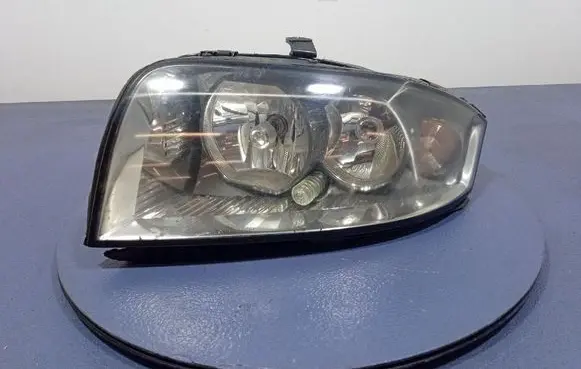 Audi A2 Headlight/headlamp 8Z0941003H