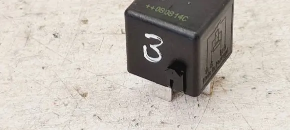 Mercedes-Benz B W245 Other relay A0025421319 V23134B52X336