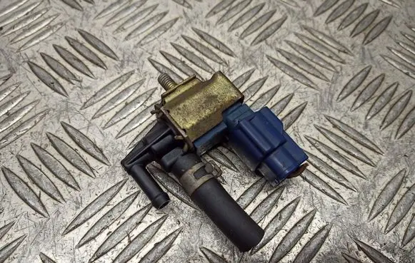 Nissan Primera Valve vacuum FDBD100