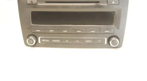 Skoda Octavia Mk2 (1Z) Radio/GPS head unit trim 