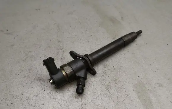 Volvo V70 Fuel injector 0445110078