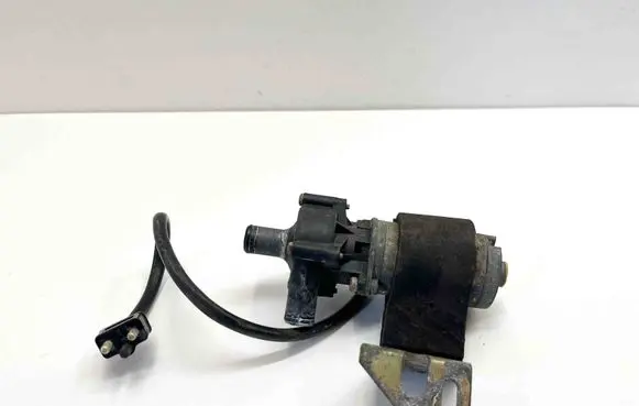 Mercedes-Benz SLC C107 Electric auxiliary coolant/water pump 1078301314 A1078301314