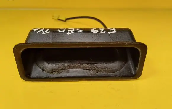 BMW 5 E39 Tailgate/trunk/boot exterior handle 8360676