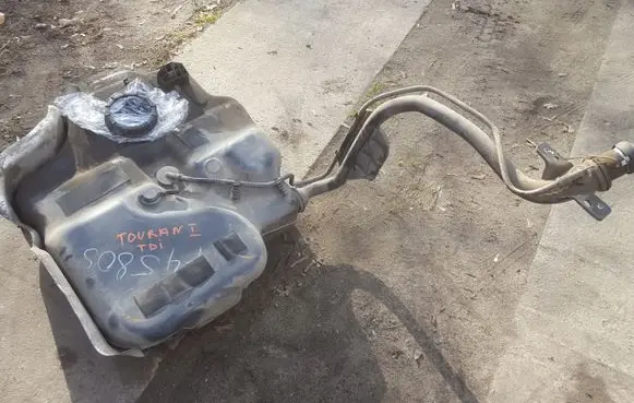 Volkswagen Touran I Fuel tank 