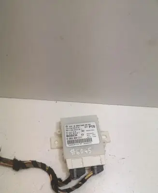 Mercedes-Benz C W204 Parking PDC control unit/module A2045406662