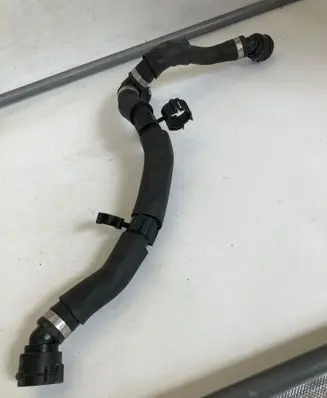 Mercedes-Benz EQS V297 Engine coolant pipe/hose