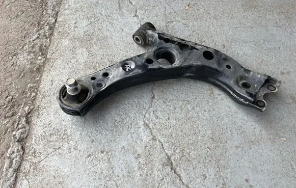Toyota C-HR II Front lower control arm/wishbone 
