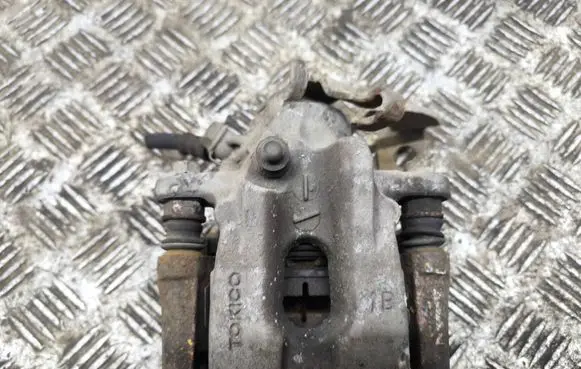 Toyota Prius (XW30) Rear brake caliper