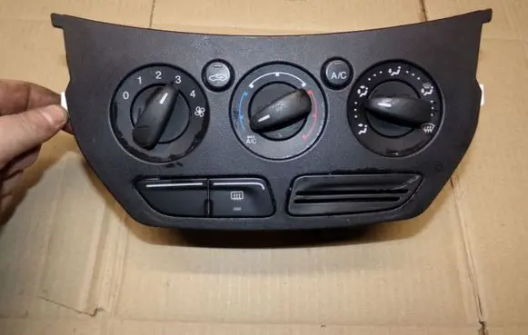Ford C-MAX II Climate control unit AM5T19980BE