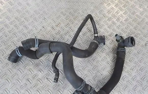 Skoda Karoq Engine coolant pipe/hose