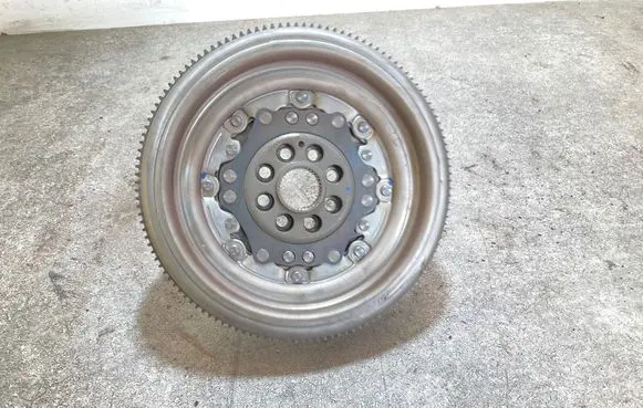 Skoda Octavia Mk3 (5E) Flywheel 06K105266A