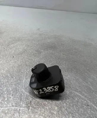 Audi A4 S4 B7 8E 8H Wing mirror switch 8e0959565