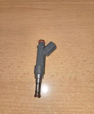 Toyota Prius (XW50) Fuel injector 2325037080