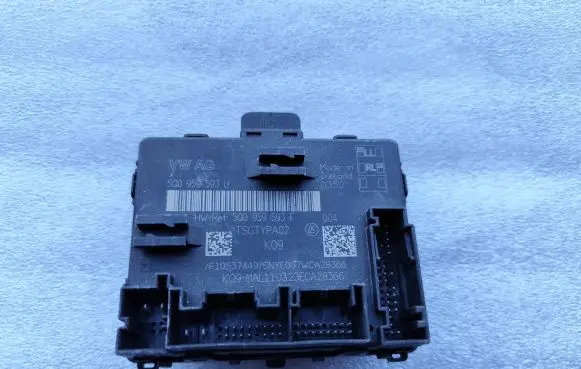 Audi A3 8Y Door control unit/module 5Q0959593F