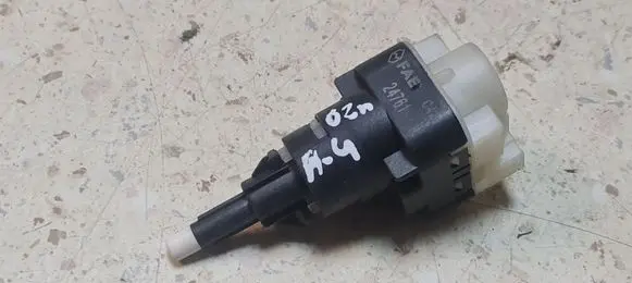 Audi A4 S4 B6 8E 8H Brake pedal sensor switch 24761