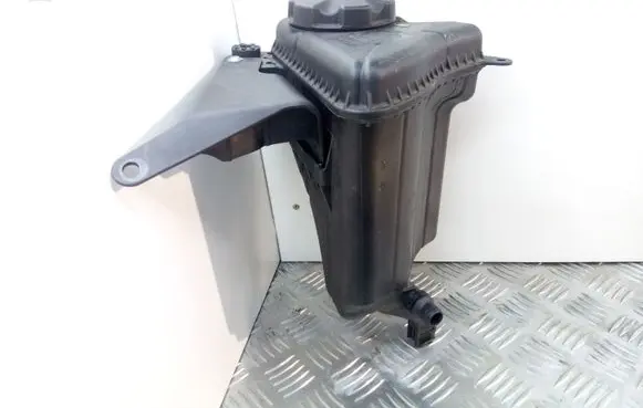 BMW 4 F36 Gran coupe Coolant expansion tank/reservoir 7647283 764728301