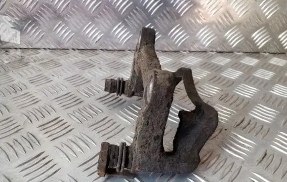 Opel Vivaro Rear brake pad spring 