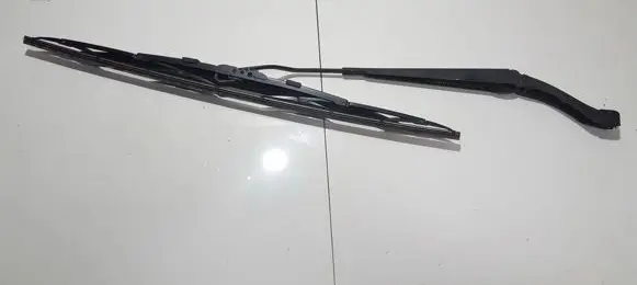 Volvo XC90 Front wiper blade arm