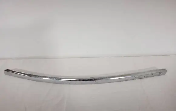 Front bumper splitter molding