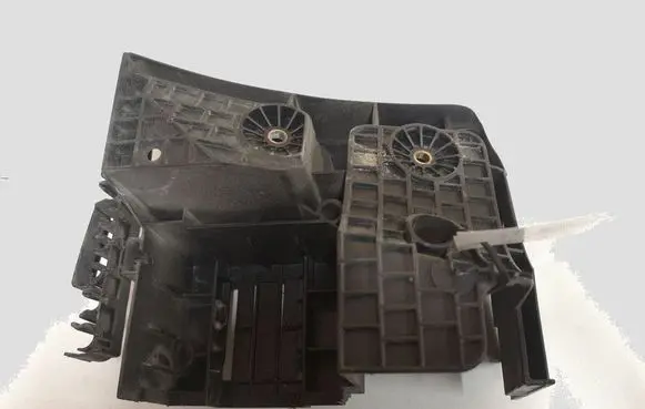 Volkswagen PASSAT B6 Other engine bay part 1K0907361