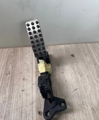 Mercedes-Benz GLE (W166 - C292) Accelerator throttle pedal A2923000100